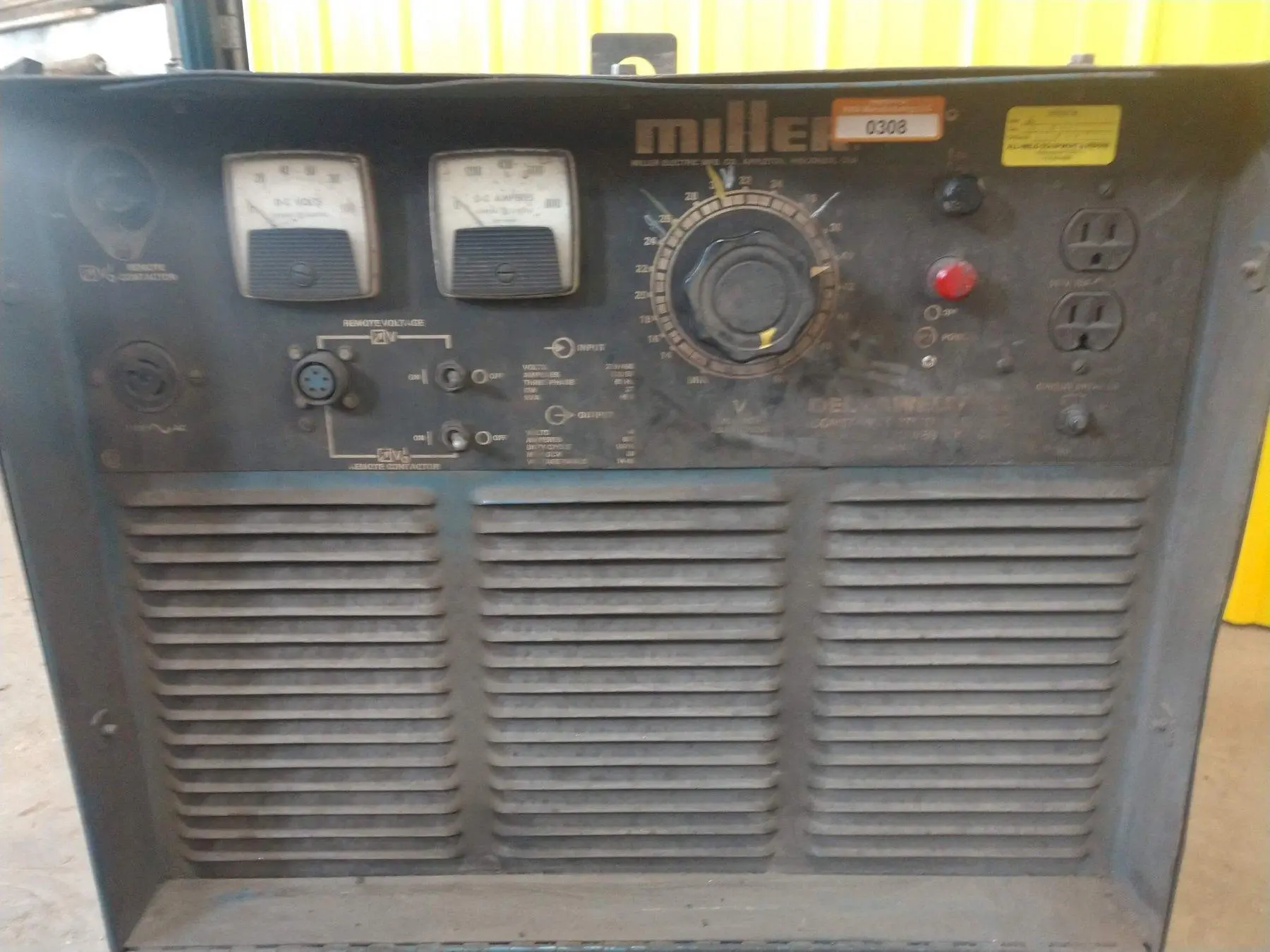 USED MILLER DELTAWELD 650 DC