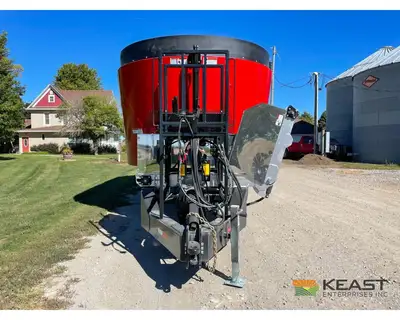 Used CLOVERDALE _UNKNOWN_ Feeder Wagons Iowa US | Keast Enterprises #1360075
