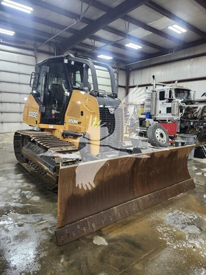USED 2023 CASE 850M WT
