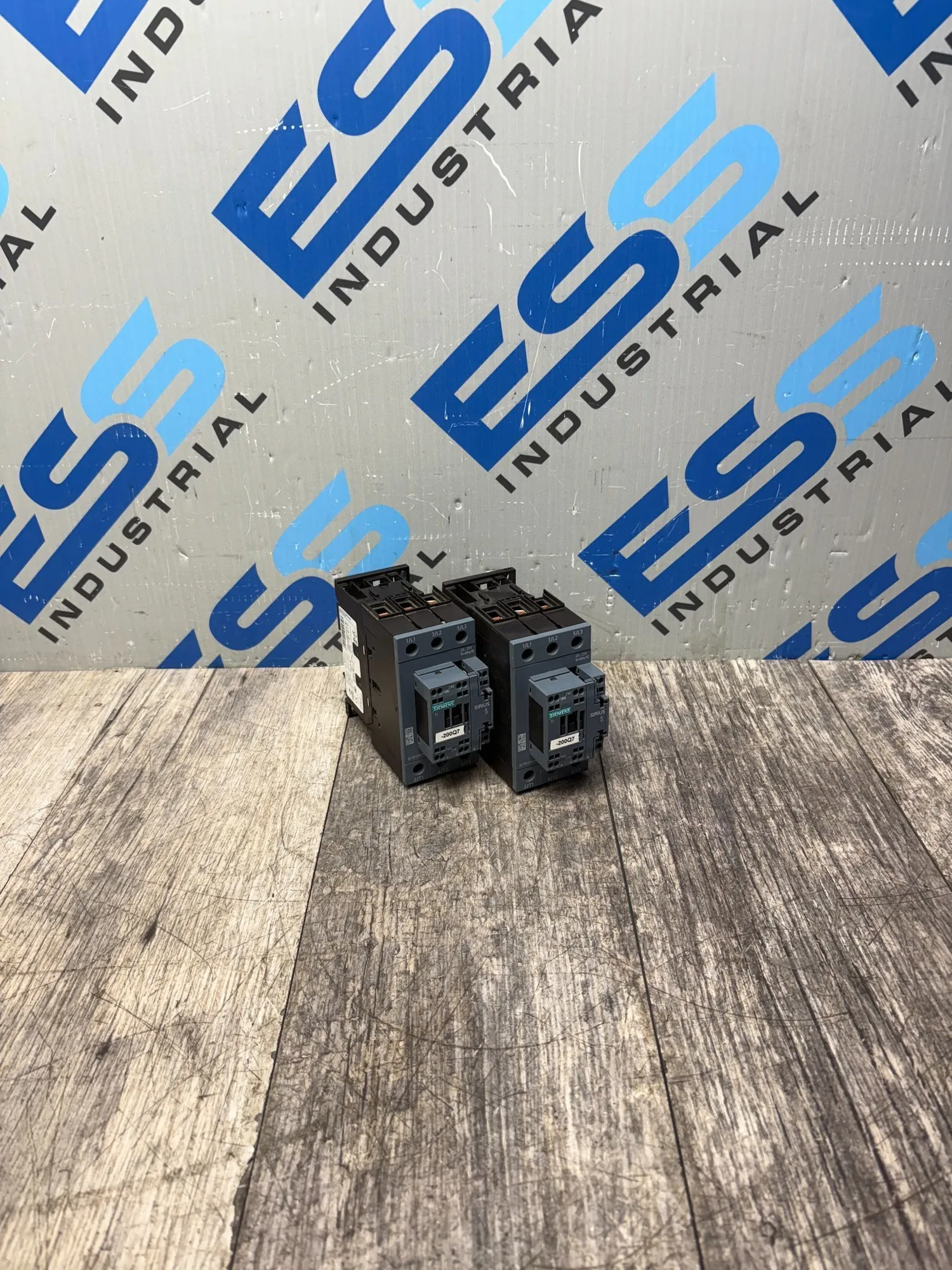 USED SIEMENS 3RT2037-3NB30