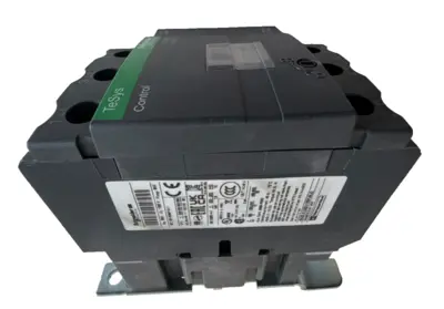 NEW SCHNEIDER ELECTRIC LC1 D40F7 CONTACTOR 40AMP LC1D40F7