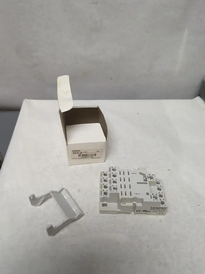 New | in-Stock SIEMENS 3TX7144-1E9 Tube Sockets Ohio US | Surplus Asset Holdings #1239499