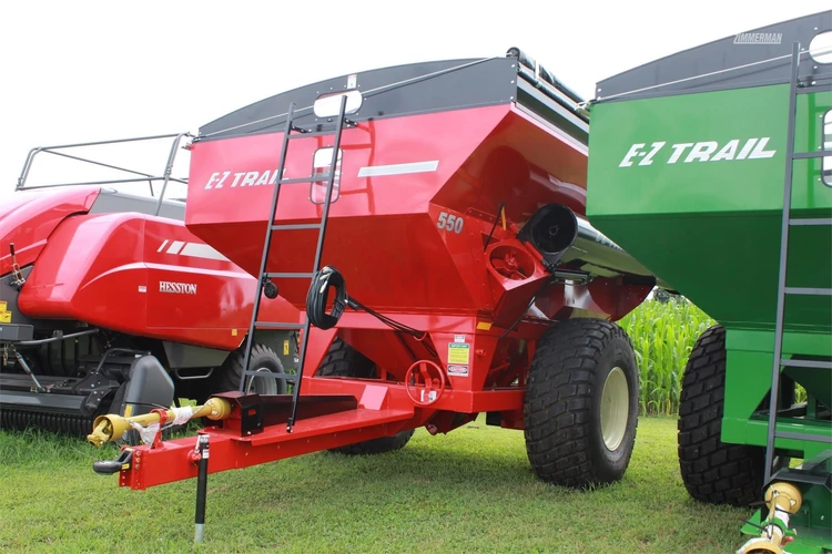 New | in-Stock 2025 E-Z TRAIL 550 Grain Carts Pennsylvania US | Zimmerman Farm Service #1409924