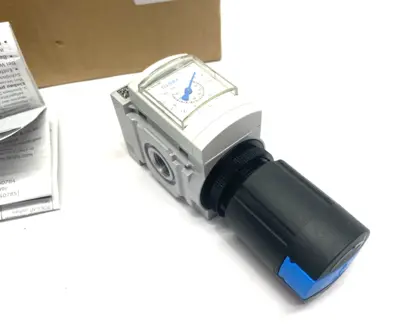 New | in-Stock Festo Pneumatic Pressure Regulator G1/4" Ports 529417 Air Pressure Regulators Michigan US | Maverick Industrial Sales #1424127