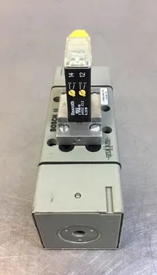 BOSCH 0820028378 Directional Valve 6D