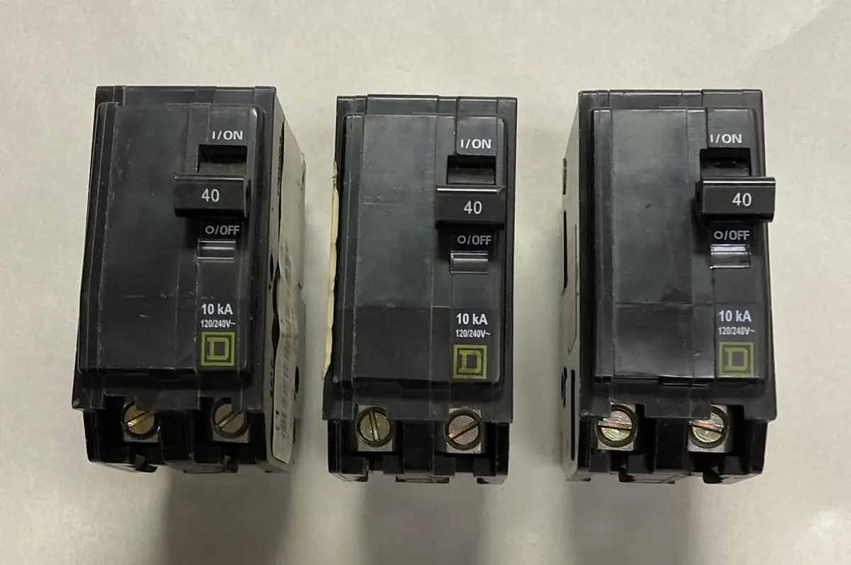 New | in-Stock SQUARE D QO240 Circuit Breakers | Surplus Asset Holdings #1189386