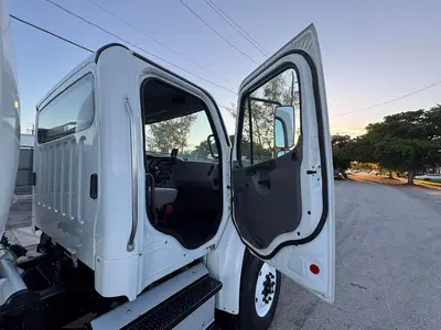 Used 2020 FREIGHTLINER M2 Carhaulers Florida US | Truck and Van Outlet #1509252
