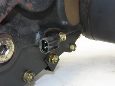 Toyota 14120-12181-71 Forklift Left Front Drive Axle & Motor 5-Lug Off 5FBE15