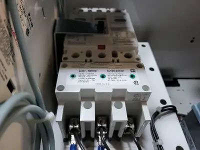 Used EATON SVX004A1-5A4N1 Switchgears British Columbia CA | Lenmark #240331