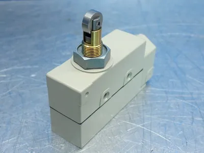 New | in-Stock OMRON ZEQ222S Relays & Switches | HGR 24 #739515