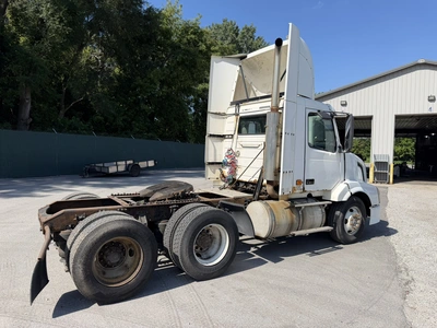 Used 2006 VOLVO VNM Conventional trucks Indiana US | Miedema Asset Management Group #1414501