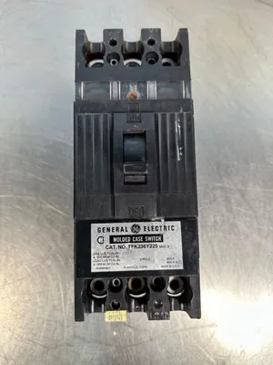 GE General Eletric TFK236Y225 3 Pole 225 Amp 600V (4A-28)