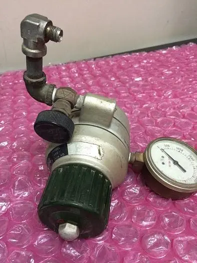 AIR PRODUCTS 02-100 PRESSURE REGULATOR
