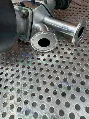 USED 2 ITT PURE FLO ADVANTAGE 4 - WAY DIAPHRAGM VALVE W/ 1" SANITARY FITTING