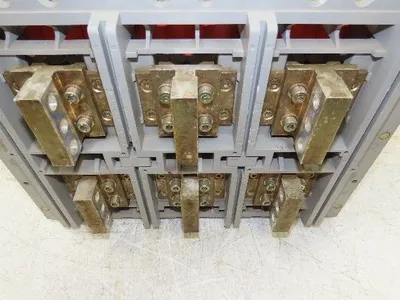 Merlin Gerin CWMQVV3AXAXBXXXFXXT Masterpack Cradle NW25 Chassis 2500A