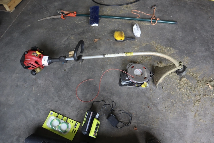 Used HOMELITE WEED WHIP Trimmers (Landscaping) Minnesota US | Machinesused.com #1384519