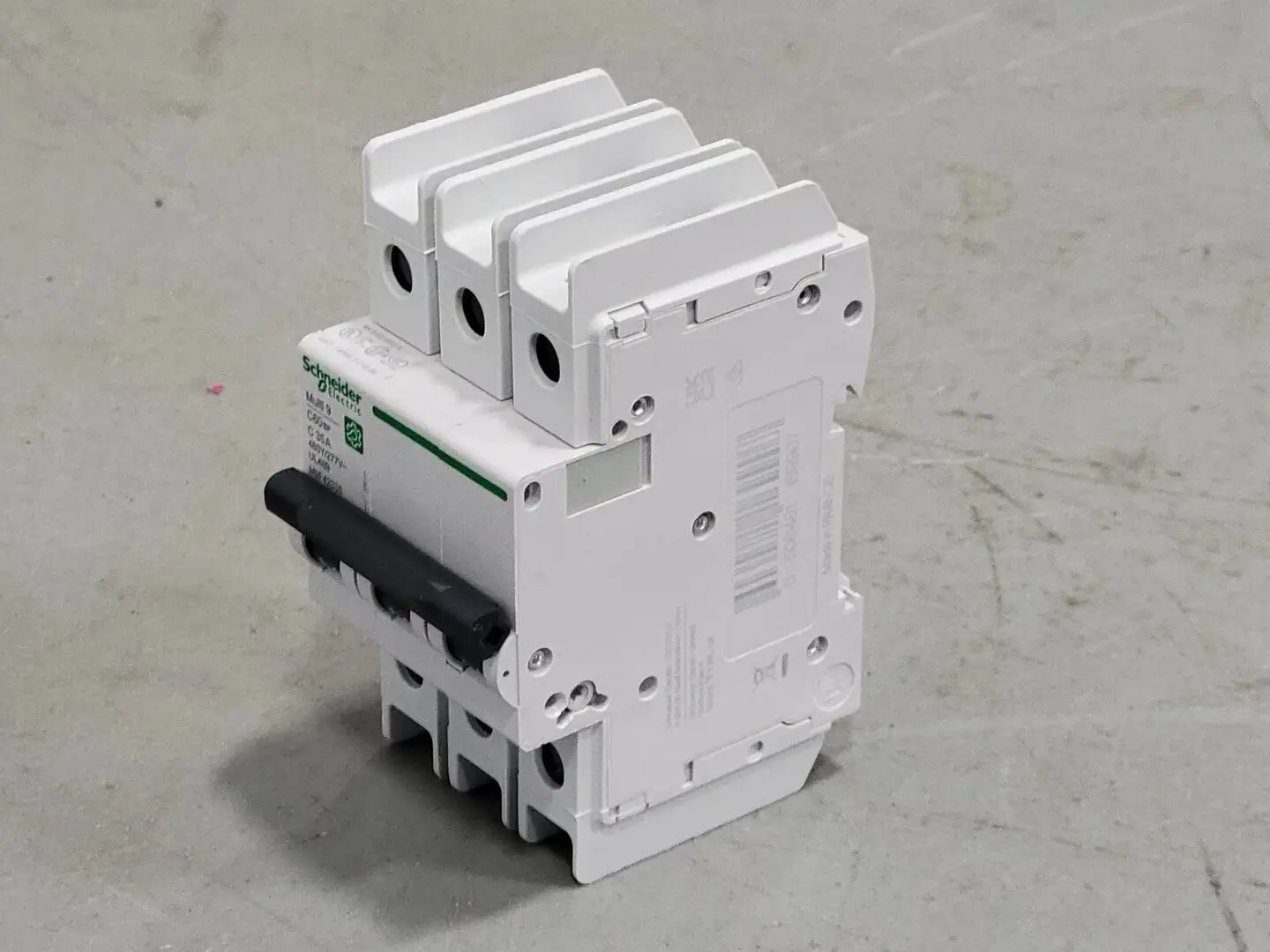 NEW SCHNEIDER ELECTRIC M9F42335