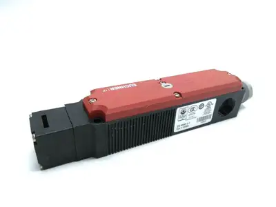 Used EUCHNER SAFETY SWITCH 088923 Relays & Switches | Maverick Industrial Sales #1102058