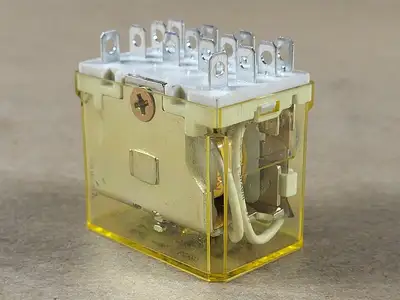 NEW IDEC RH4B-U