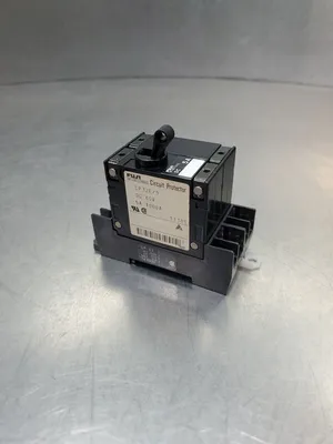 FUJI CP 32E/5 60VDC 5A 2POLE Circuit Protector. 4E-24