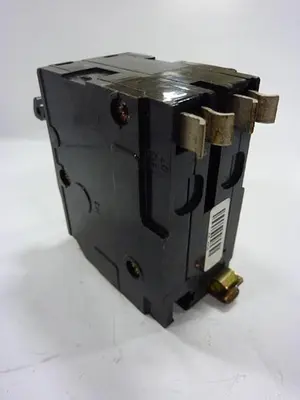 USED SQUARE D QO220
