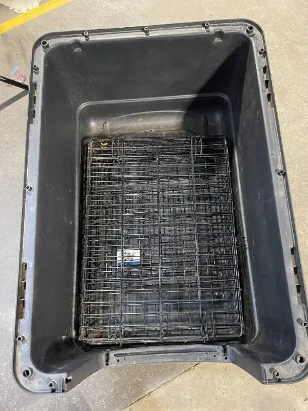 Plastic Storage Tote Bin with Metal Wire Rack Insert - Large Capacity