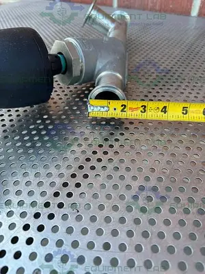 USED GEMU 554/40/D55345 PNEUMATIC ANGLE SEAT GLOBE VALVE W/ 1 1/2" SANITARY FITTING