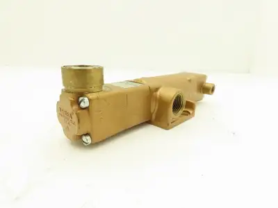 Versa VAP-2501-S00800 Pneumatic Air Hand Lever Valve 200psi 1/2" Ports