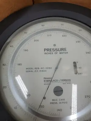 Pennwalt/Wallace & Tiernan 62B-4C-0280 Pressure Gauge, 35 PSIG MAX. 6E