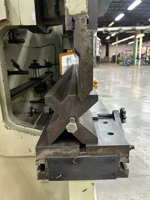 Used US INDUSTRIAL US33013ACR Press Brakes Georgia US | The Equipment Hub #1125154