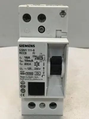 USED SIEMENS 5SM1 111-6