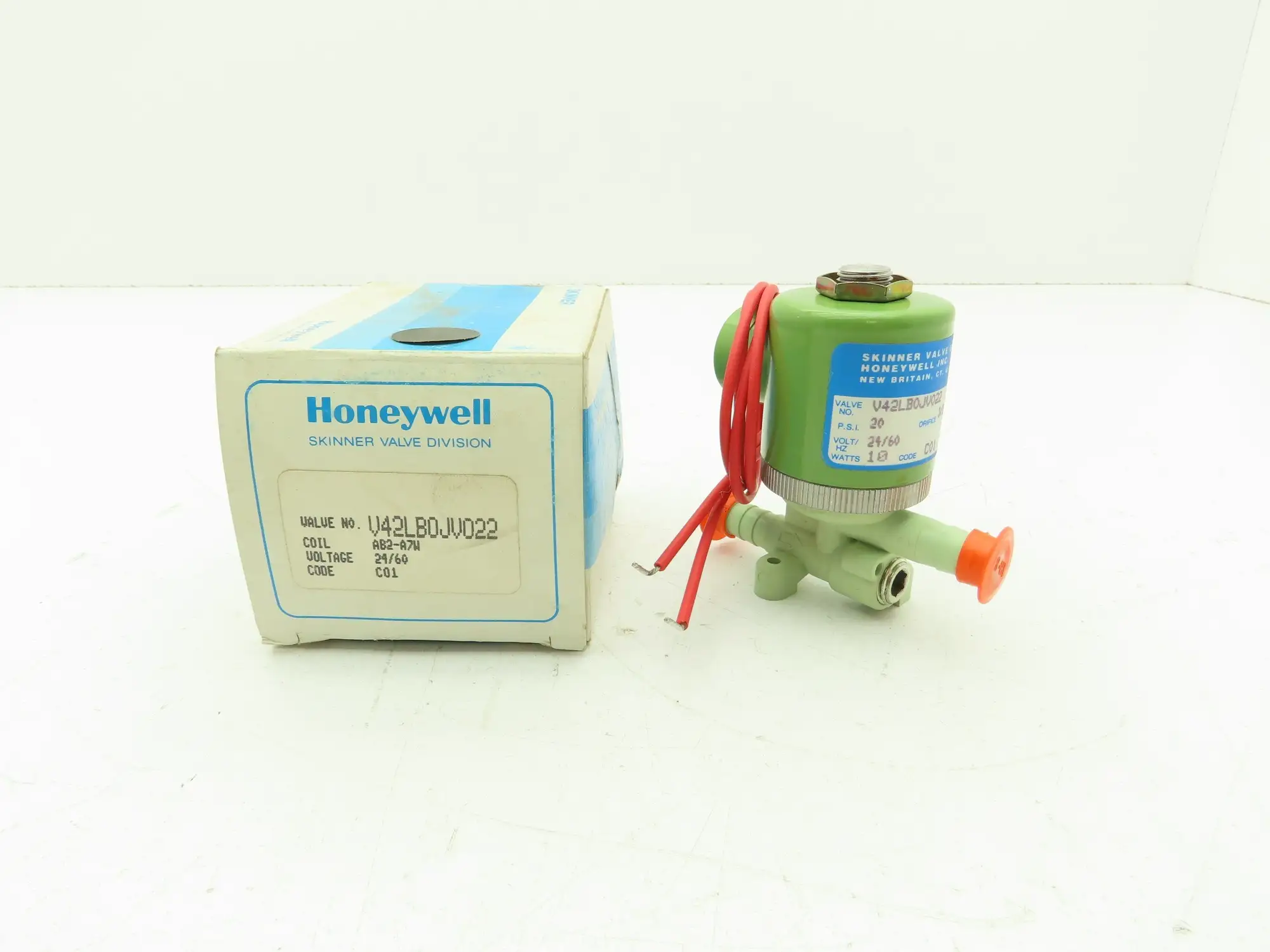 Honeywell Skinner V42LB0JV022 Solenoid Valve 2-Way (NC) 24V/60 20 PSI 3/8" Hose