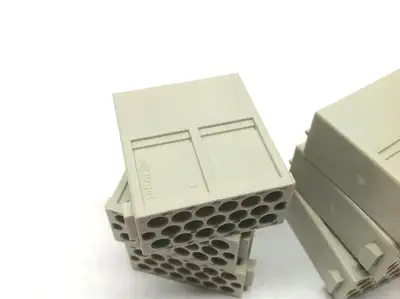 New | in-Stock Phoenix Contact Connector Inserts 1636486 10A 160V Contact Blocks Michigan US | Maverick Industrial Sales #1397298