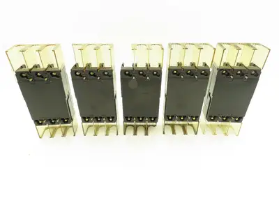 Fuji EA203B Circuit Breaker 150A 125A 550VAC 3-Pole Mixed Lot of 5