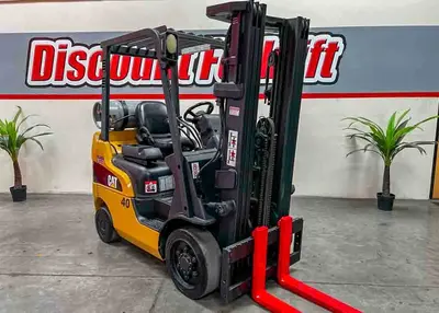 USED 2019 CATERPILLAR 2C3000
