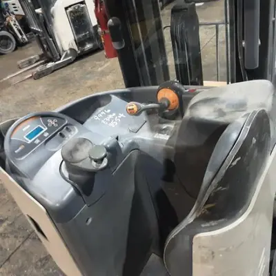 USED 2016 CROWN RR5725-45