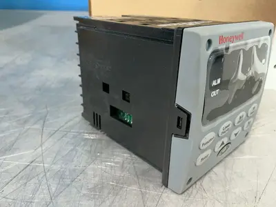 Used HONEYWELL DC2500CE000020000000E00 Temperature Controls Ohio US | HGR 24 #1545392