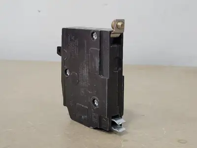 USED SQUARE D QOB135