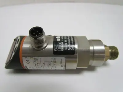 IFM Efector PN3322 Electronic Pressure Monitor 7/16 UNF Port 20-30 VDC