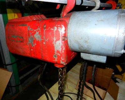 DAYTON 1,000 LBS. CHAIN HOIST