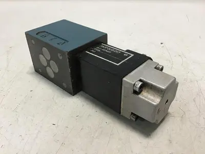 USED BOSCH 0 810 090 240