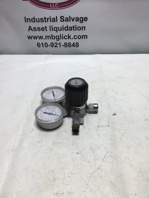 Air Products E11-E-A144D Gas Regulator With Gauges