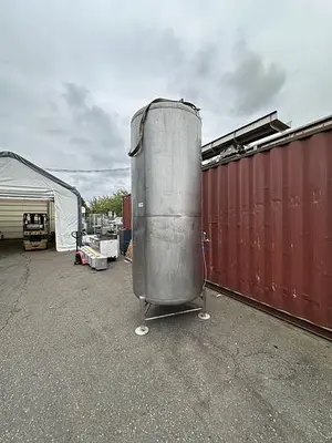 825 Gal. Brite Tank