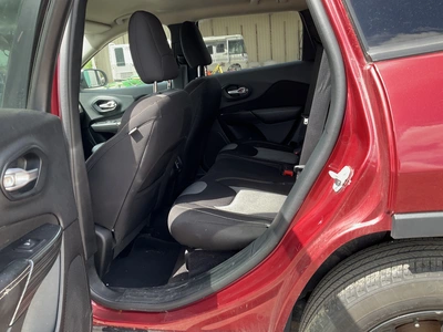 USED 2016 JEEP CHEROKEE