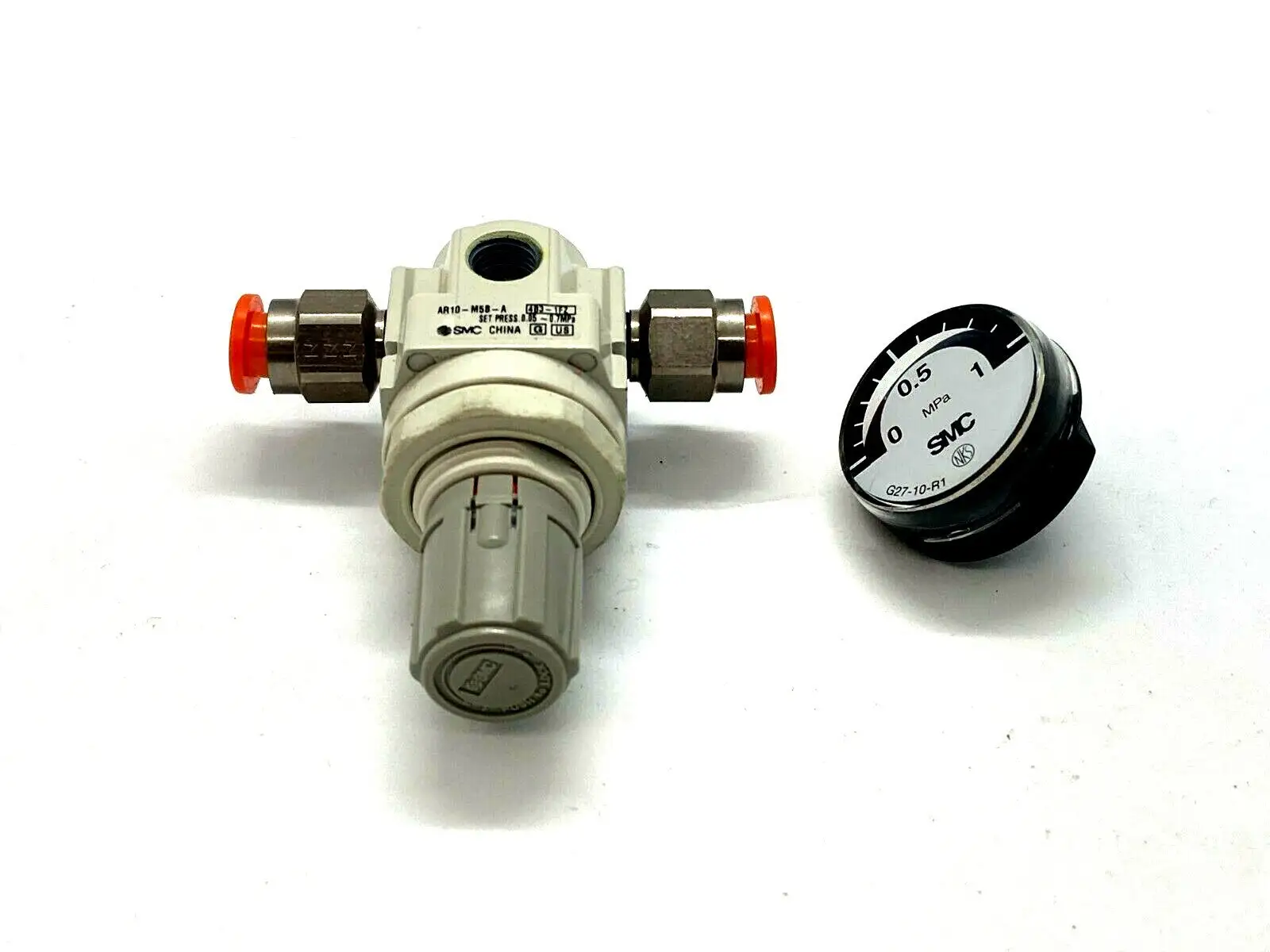 AR10-M5B-A | SMC  Pneumatic Regulator w/ G27-10-R1 Pressure Gauge - Used