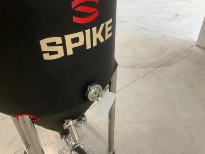 Used SPIKE BREWING CF30 CONICAL FERMENTER/UNITANK WITH INSULATED CONICAL JACKET Brewing Equipment Michigan US | Miedema Asset Management Group #1580154