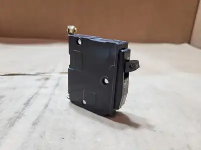 Used SQUARE D QOB115 Switchgears British Columbia CA | Lenmark #1438655