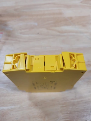 Thompson Machinery Controller Relay Fail Safe Cat. 3 24VDC Delay Off