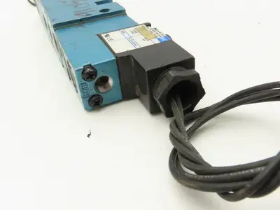 MAC 821C-PP-111CA-152 Pneumatic Double Solenoid 4/3 Spool Valve 120V 1/4" NPT
