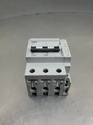 USED Siemens 5SX23 C10 Circuit Breaker, 3-Pole, 10 Amp, 400V w/5SX9100HS